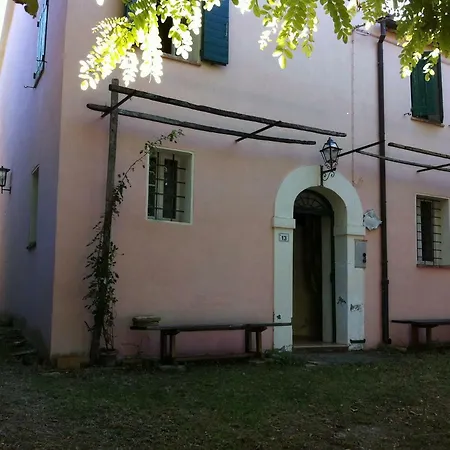 منزل ريفي Casa In Collina A *